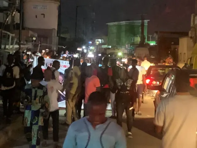 Awọn ẹbi, ara ati ojulumọ ṣe ayẹyẹ idagbere abẹla titan fun Adukẹ Gold