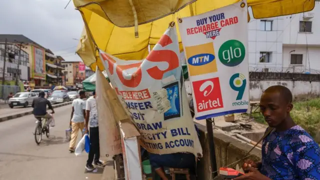 Pesin sit for di background of telecommunications logos