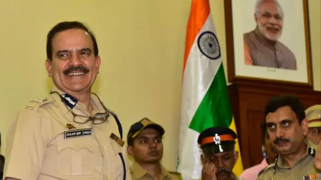 परमबीर यांनी मुख्यमंत्री उद्धव ठाकरे यांना पत्र लिहून देशमुख यांच्यावर खळबळजनक आरोप केले.