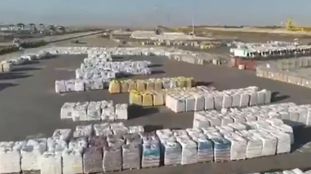 İsrail hərbiyyəsinin sözçüsü Nadav Şoşani "950 maşınlıq ərzaq və ləvazimatların" videosunu paylaşaraq "beynəlxalq təşkilatların onları paylaşdırmalı olduğunu" deyib.