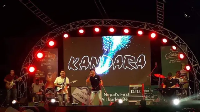 कन्दराको प्रस्तुतिको क्रममा