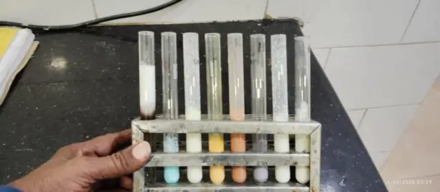 दुधाच्या गुणवत्तेची प्रयोगशाळेत तपासणी