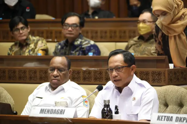 Menteri Dalam Negeri (Mendagri) Muhammad Tito Karnavian dalam Rapat Kerja Komisi II DPR RI 