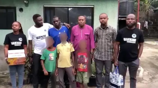 Mgbe ndị ụlọọrụ Haven360 Foundation Bịara ileta ezinaụlọ Gospel Kinani tupu ha kpọrọ ya gaa n'ụlọọgwụ ahụike uche.