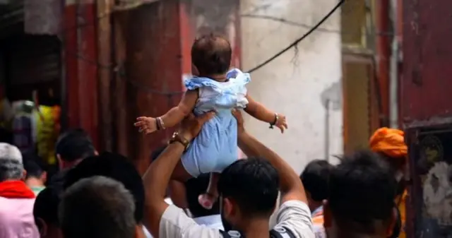 બીબીસી ગુજરાતી ઉત્તર પ્રદેશ વૃંદાવન શ્રી બાંકે બિહારી મંદિર કૉરિડોર સરકાર ગોસ્વામી સમુદાય યમુના ધર્મ શ્રીકૃષ્ણ