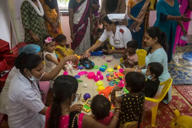 कुपोषणाचे समूळ उच्चाटन करण्यासाठी सुमारे 25 वर्षांहून अधिक काळ केंद्र सरकारच्या माध्यमातून एकात्मिक बाल विकास योजना राबवली जात आहे.