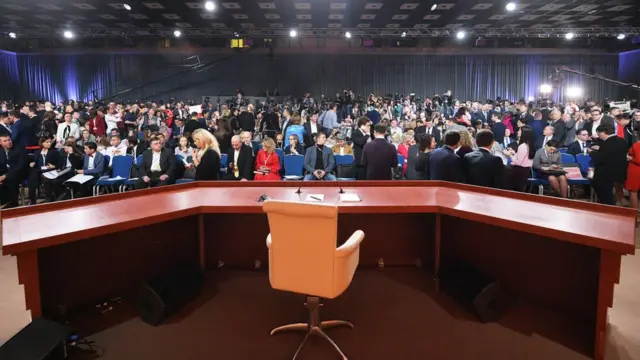 журналисты