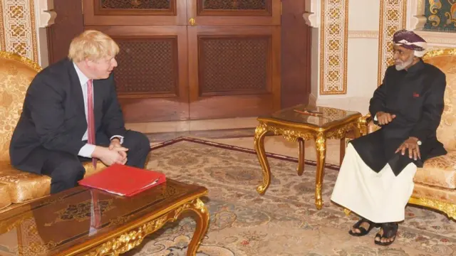 بوریس جانسون، وزیر امور خارجه بریتانیا در دیدار با سلطان قابوس