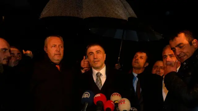 Peker, Ergenekon davasından tahliye olduktan sonra yaptığı konuşmada "uyum" vurgusu yaptı.