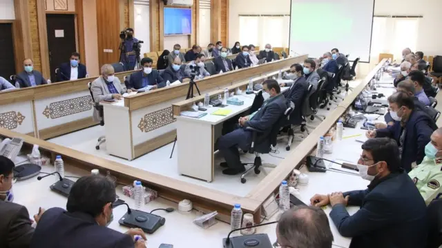 روز جمعه در جلسه ستاد بحران استانداری خوزستان برخی مقام‌ها، کشاورزان شلتوک‌کار را مجرم خواندند.