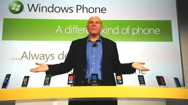 Shirkadda Microsoft ayaa mar saami ka iibsatay Apple, balse waa ay iska sii gadday marki dambe