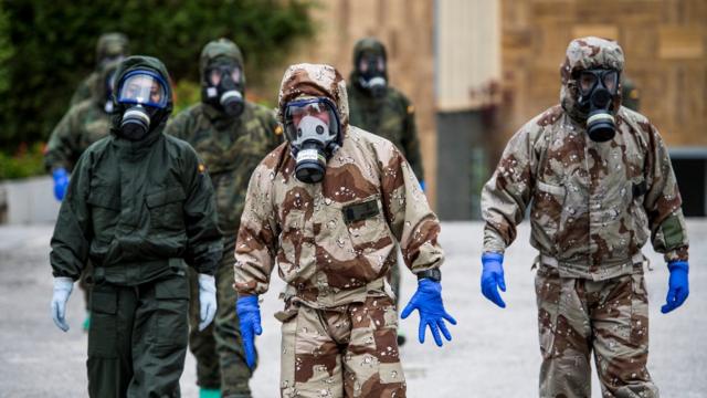 Militares enviados a desinfectar residencias en España.