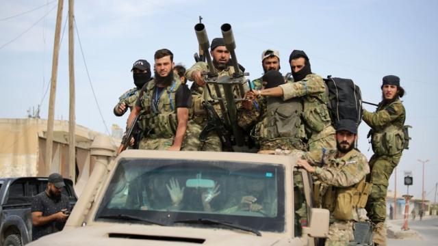 土耳其支持的叙利亚武装力量也参与了军事行动。