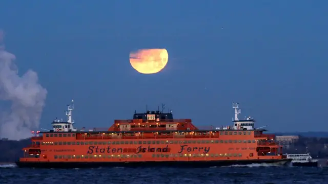 Superlua azul é vista atrásas loterias lotofacilnavioas loterias lotofacilNova York