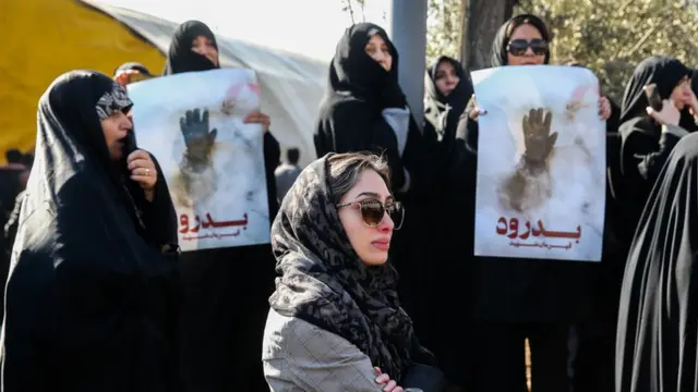 تشییع پیکر آتش نشانان