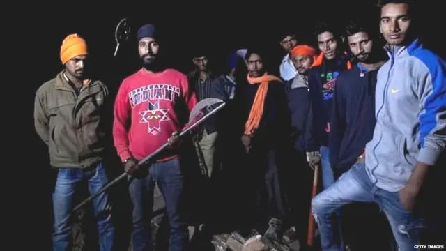 तरुणांचा समूह