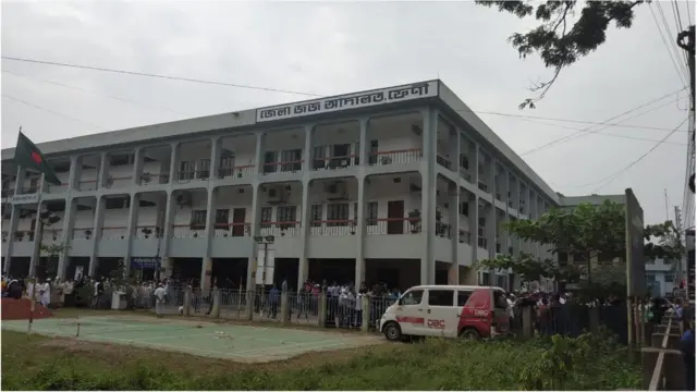 ফেনীর জেলা জজ আদালত।