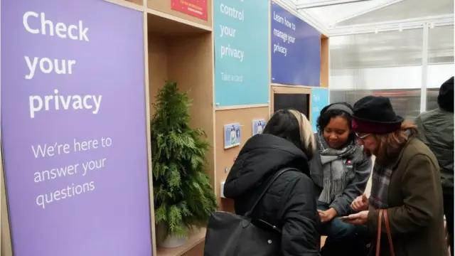 কোনো ব্যক্তির অনুমতি ছাড়া ইলেকট্রনিক রেকর্ড, যোগাযোগ সম্পর্কিত তথ্য প্রকাশ করা যাবে না