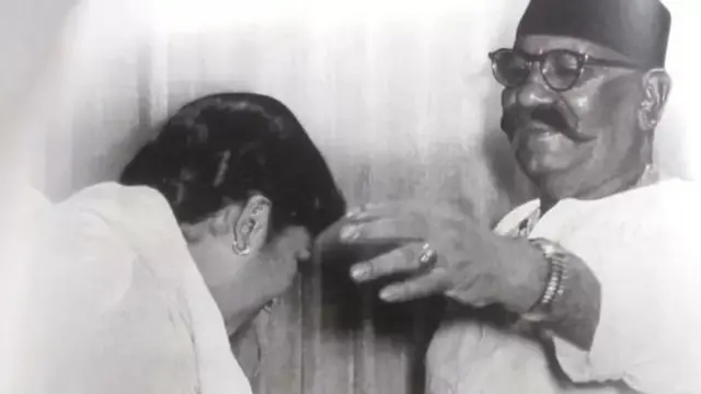 બડે ગુમાલઅલી ખાં સાથે લતા મંગેશકર