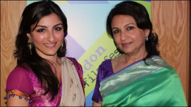 शर्मिला टेगौर अपनी बेटी के साथ