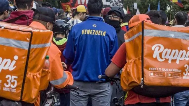 لماذا تعد الوظائف المؤقتة سلاحا ذو حدين للمهاجرين؟