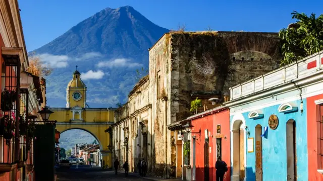 Calle en Antigua, Guatemala.