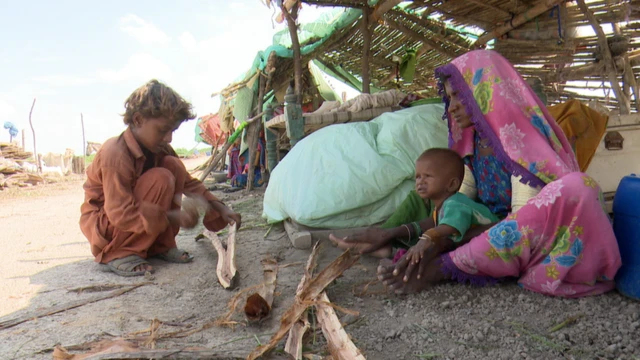 خیموں کی فراہمی بھی متاثر