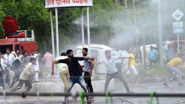 पंचकुला में हिंसा