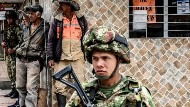 Exército na ruas colombianas