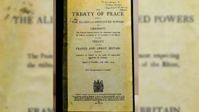 1919, జూన్ 28న సంతకాలు చేసిన వర్సైల్ ఒప్పందపు ప్రతి