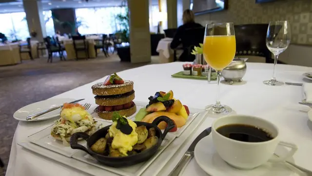 Стол, сервированный в гостиницы Four Seasons