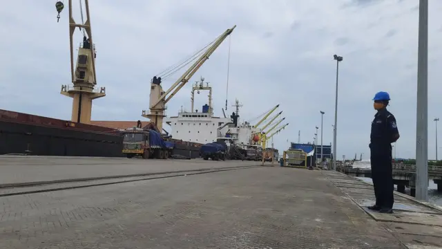 ఎగుమతులను పెంచేందుకు చర్యలు తీసుకుంటున్నామని ఏపీ ప్రభుత్వం చెబుతోంది.