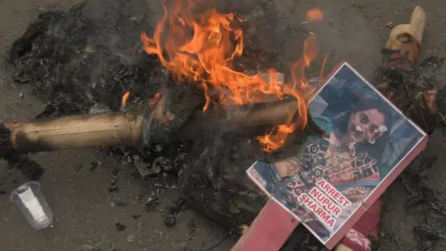 ਮਈ 2022 ਵਿੱਚ ਇੱਕ ਟੀਵੀ 'ਤੇ ਬਹਿਸ ਪ੍ਰੋਗਰਾਮ ਦੌਰਾਨ ਨੂਪੁਰ ਸ਼ਰਮਾ ਵੱਲੋਂ ਕੀਤੀ ਗਈ ਇੱਕ ਟਿੱਪਣੀ ਤੋਂ ਬਾਅਦ ਸਾਰਾ ਵਿਵਾਦ ਸ਼ੁਰੂ ਹੋਇਆ ਸੀ।