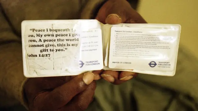 Sanijeva futorola sa karticom za prevoz