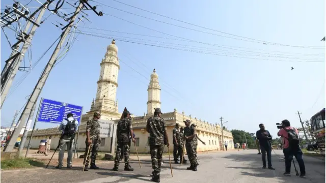 కర్నాటక జామియా మసీదు