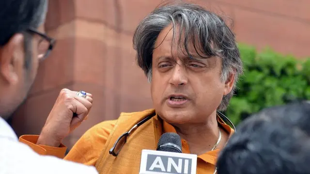 शशि थरूर