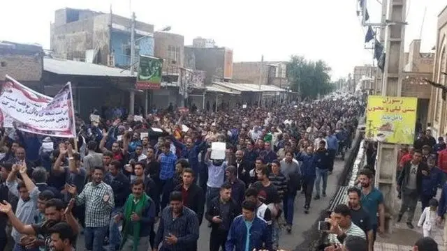 کارگران هفت تپه از ۱۳۹۴ تا کنون بیش از ۱۰۰ بار اعتصاب کرده‌اند؛ در پاییز سال ۱۳۹۷ با همراهی کارگران فولاد اهواز، تجمع‌های پرجمعیتی سازماندهی شد