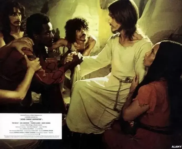 રણની નજીક મૃત સમુદ્ર અને મસાદા નજીકના વિસ્તારમાં જે સેન્ડલ વપરાતા હતા તેનો ઉપયોગ ઈસુ કરતા હતા