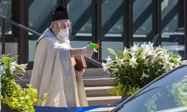 St Ambrose Kilisesi Rahibi Timothy Pelc