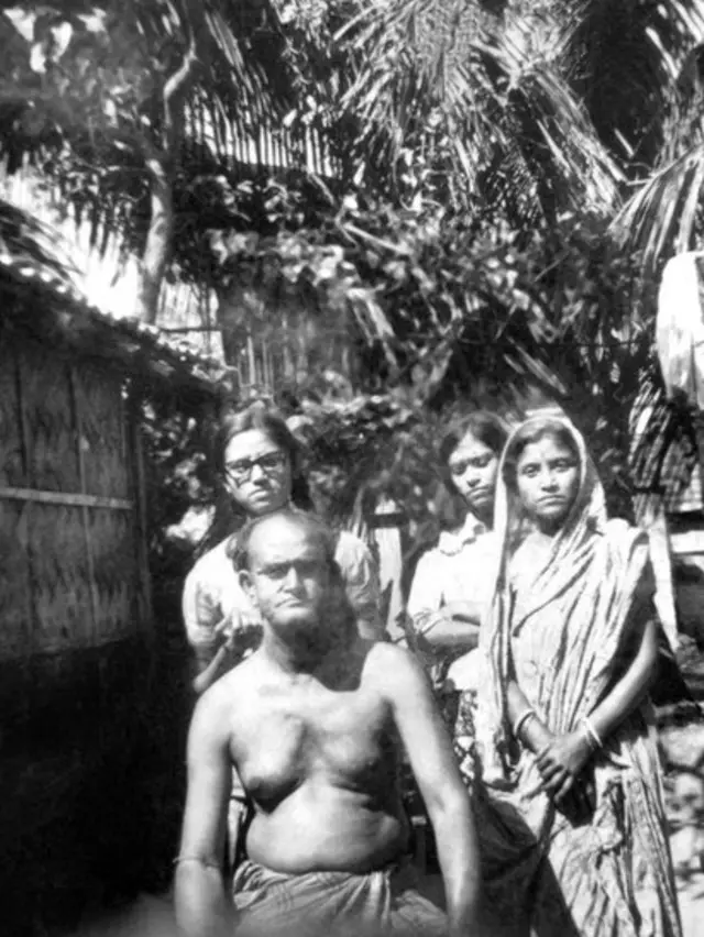 সুখরঞ্জন রায়ের পরিবার।