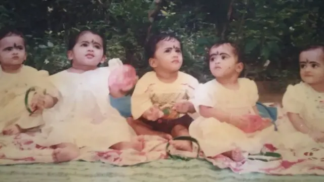 घाममा खेल्दै पाँच सन्तान‍