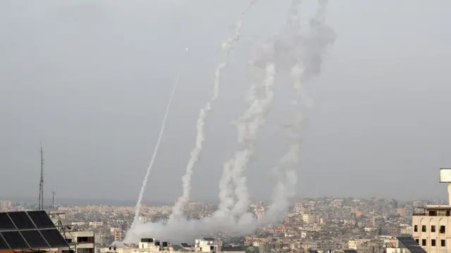 Des roquettes sont lancées vers Israël le 10 mai 2021.