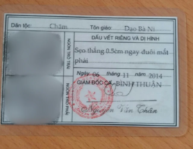 Một thẻ chứng minh nhân dân do Công an Bình Thuận cấp ghi rõ tôn giáo là "Đạo Bà Ni" 
