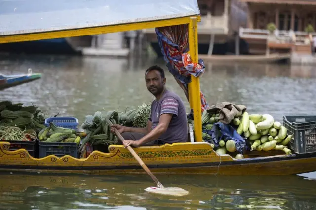 जावेद अहमद, 35