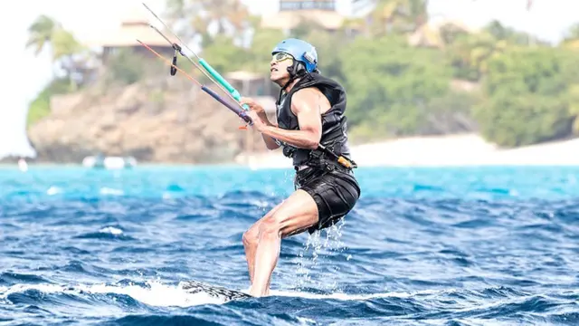 奥巴马玩风筝冲浪