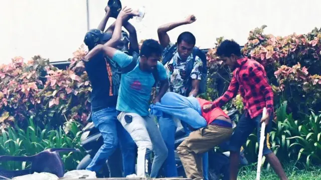 இலங்கை - போராட்டம்