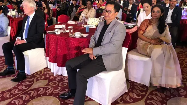 बीबीसी महानिदेशक टोनी हॉल