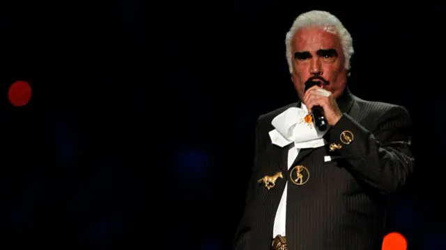 Muere Vicente Fernández, el último gran cantante de rancheras de México -  BBC News Mundo
