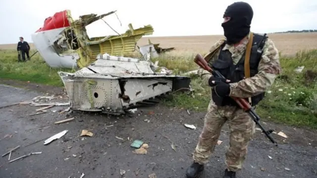 هواپیمای مالزیایی مانند هواپیمای اوکراین بر فراز ایران با اصابت موشک سقوط کرد