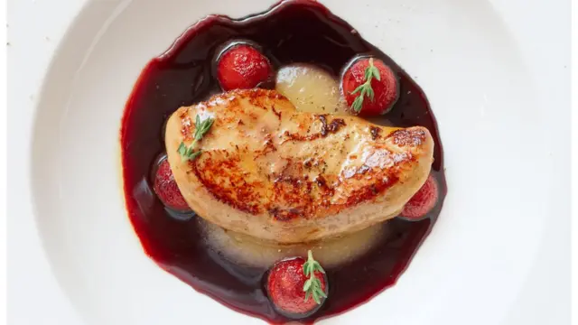 Фуа гра с соусом из портвейна